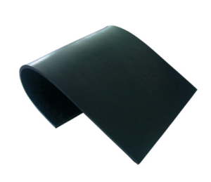 EPDM gummiduk är ett extremt hållbart och mångsidigt material med en lång livslängd och goda kemikalie-, UV- och väderresistenta egenskaper. Det används i en mängd olika applikationer, från takläggning och byggnader till industriella tätningar och fordonskomponenter. Med sin förmåga att stå emot både extrem väderpåverkan och kemikalier, är EPDM gummiduk en idealisk lösning för både privata och kommersiella byggprojekt. För att få mer information om EPDM gummiduk, takmembran, vattenhantering eller andra användningsområden, kontakta oss idag och få expertråd och prisinformation.